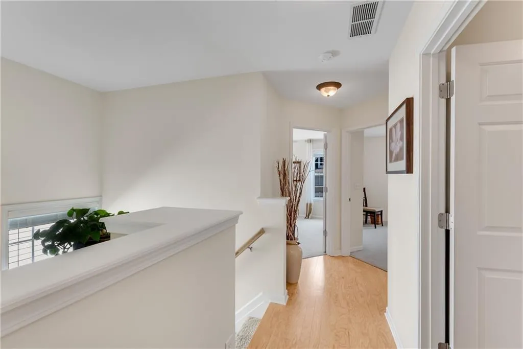3733 Chattahoochee Summit Drive Se Unit 7, Atlanta, Georgia 30339, 3 Bedrooms Bedrooms, ,2 BathroomsBathrooms,Residential,For Sale,3733 Chattahoochee Summit Drive Se Unit 7,7604825