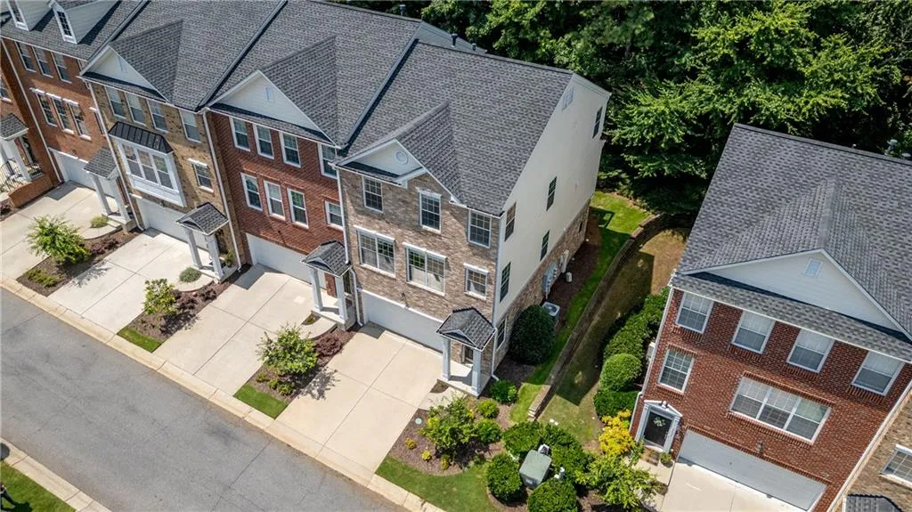 3733 Chattahoochee Summit Drive Se Unit 7, Atlanta, Georgia 30339, 3 Bedrooms Bedrooms, ,2 BathroomsBathrooms,Residential,For Sale,3733 Chattahoochee Summit Drive Se Unit 7,7604825