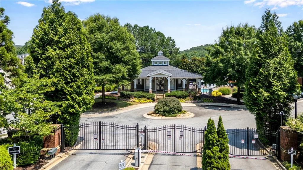 3733 Chattahoochee Summit Drive Se Unit 7, Atlanta, Georgia 30339, 3 Bedrooms Bedrooms, ,2 BathroomsBathrooms,Residential,For Sale,3733 Chattahoochee Summit Drive Se Unit 7,7604825