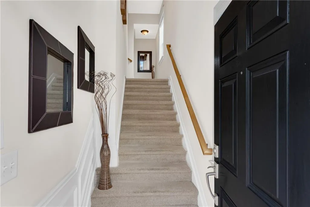 3733 Chattahoochee Summit Drive Se Unit 7, Atlanta, Georgia 30339, 3 Bedrooms Bedrooms, ,2 BathroomsBathrooms,Residential,For Sale,3733 Chattahoochee Summit Drive Se Unit 7,7604825