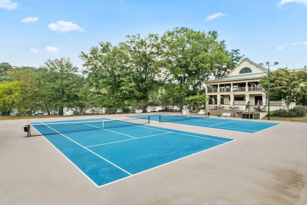 9661 Huntcliff Trace, Sandy Springs, Georgia 30350, 5 Bedrooms Bedrooms, ,3 BathroomsBathrooms,Residential,Sold,9661 Huntcliff Trace,6545032