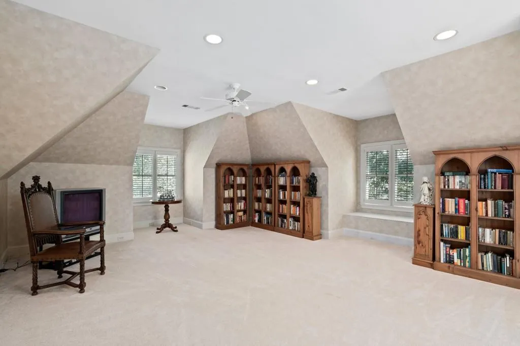 9661 Huntcliff Trace, Sandy Springs, Georgia 30350, 5 Bedrooms Bedrooms, ,3 BathroomsBathrooms,Residential,Sold,9661 Huntcliff Trace,6545032