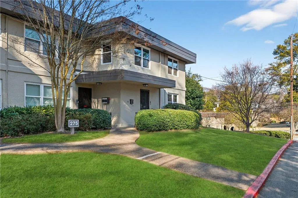 275 Lakemoore Drive Ne Unit D, Atlanta, Georgia 30342, 3 Bedrooms Bedrooms, 0 ,2 BathroomsBathrooms,Residential,For Sale,275 Lakemoore Drive Ne Unit D,7712364