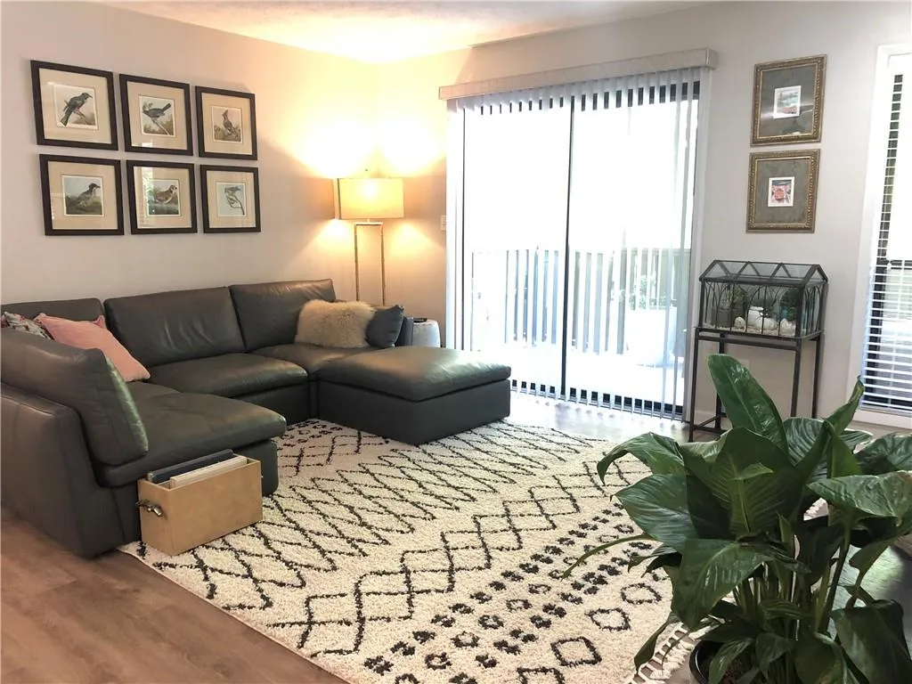 1502 Woodcliff Drive, Sandy Springs, Georgia 30350, 2 Bedrooms Bedrooms, ,1 BathroomBathrooms,Residential,Sold,1502 Woodcliff Drive,6621081