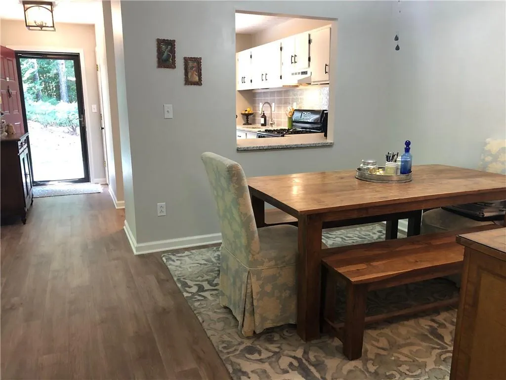 1502 Woodcliff Drive, Sandy Springs, Georgia 30350, 2 Bedrooms Bedrooms, ,1 BathroomBathrooms,Residential,Sold,1502 Woodcliff Drive,6621081