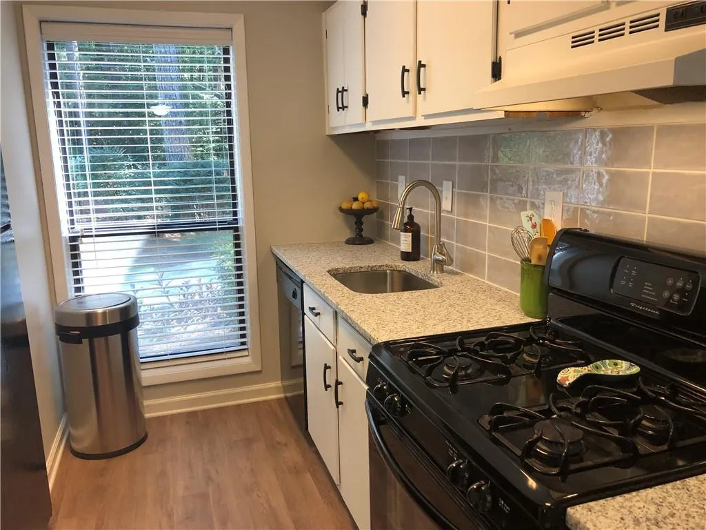 1502 Woodcliff Drive, Sandy Springs, Georgia 30350, 2 Bedrooms Bedrooms, ,1 BathroomBathrooms,Residential,Sold,1502 Woodcliff Drive,6621081