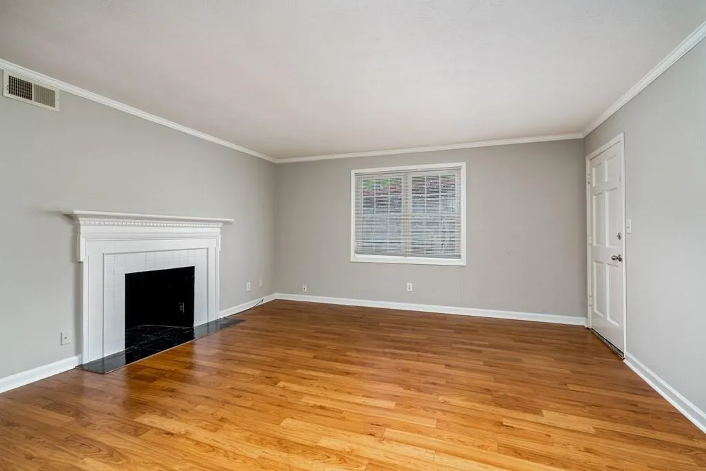 275 Winding River Drive Unit F, Sandy Springs, Georgia 30350, 2 Bedrooms Bedrooms, ,2 BathroomsBathrooms,Residential,Sold,275 Winding River Drive Unit F,6875737