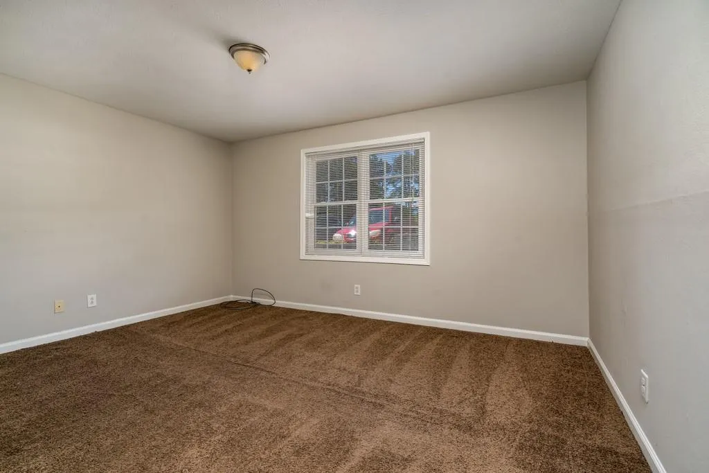 275 Winding River Drive Unit F, Sandy Springs, Georgia 30350, 2 Bedrooms Bedrooms, ,2 BathroomsBathrooms,Residential,Sold,275 Winding River Drive Unit F,6875737