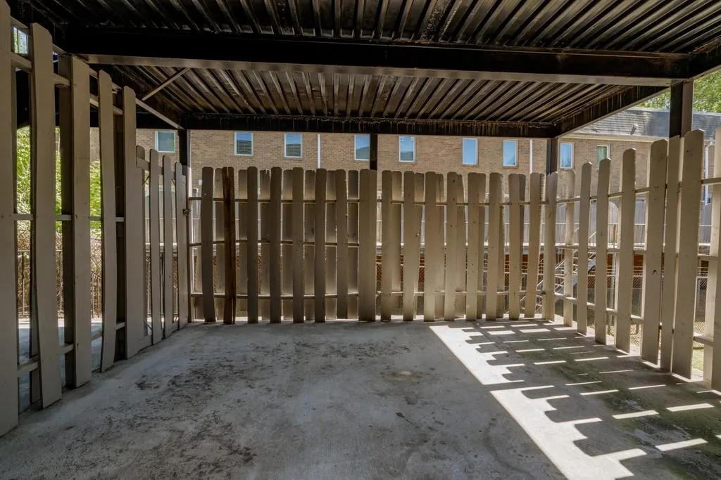 275 Winding River Drive Unit F, Sandy Springs, Georgia 30350, 2 Bedrooms Bedrooms, ,2 BathroomsBathrooms,Residential,Sold,275 Winding River Drive Unit F,6875737