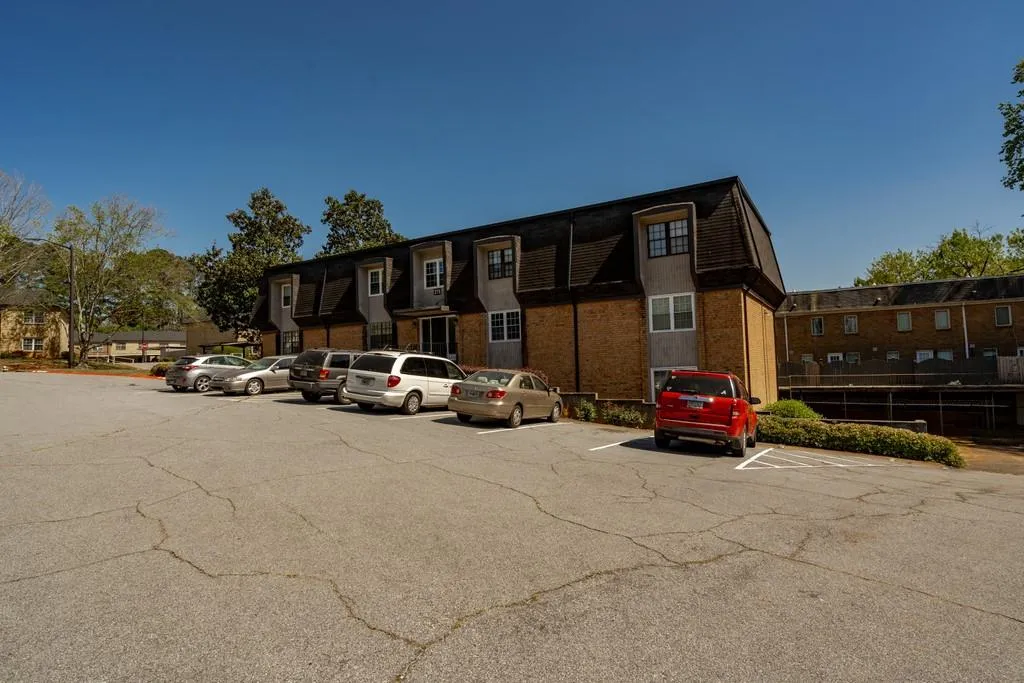 275 Winding River Drive Unit F, Sandy Springs, Georgia 30350, 2 Bedrooms Bedrooms, ,2 BathroomsBathrooms,Residential,Sold,275 Winding River Drive Unit F,6875737