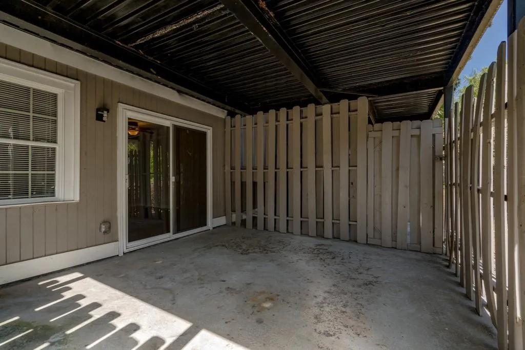 275 Winding River Drive Unit F, Sandy Springs, Georgia 30350, 2 Bedrooms Bedrooms, ,2 BathroomsBathrooms,Residential,Sold,275 Winding River Drive Unit F,6875737