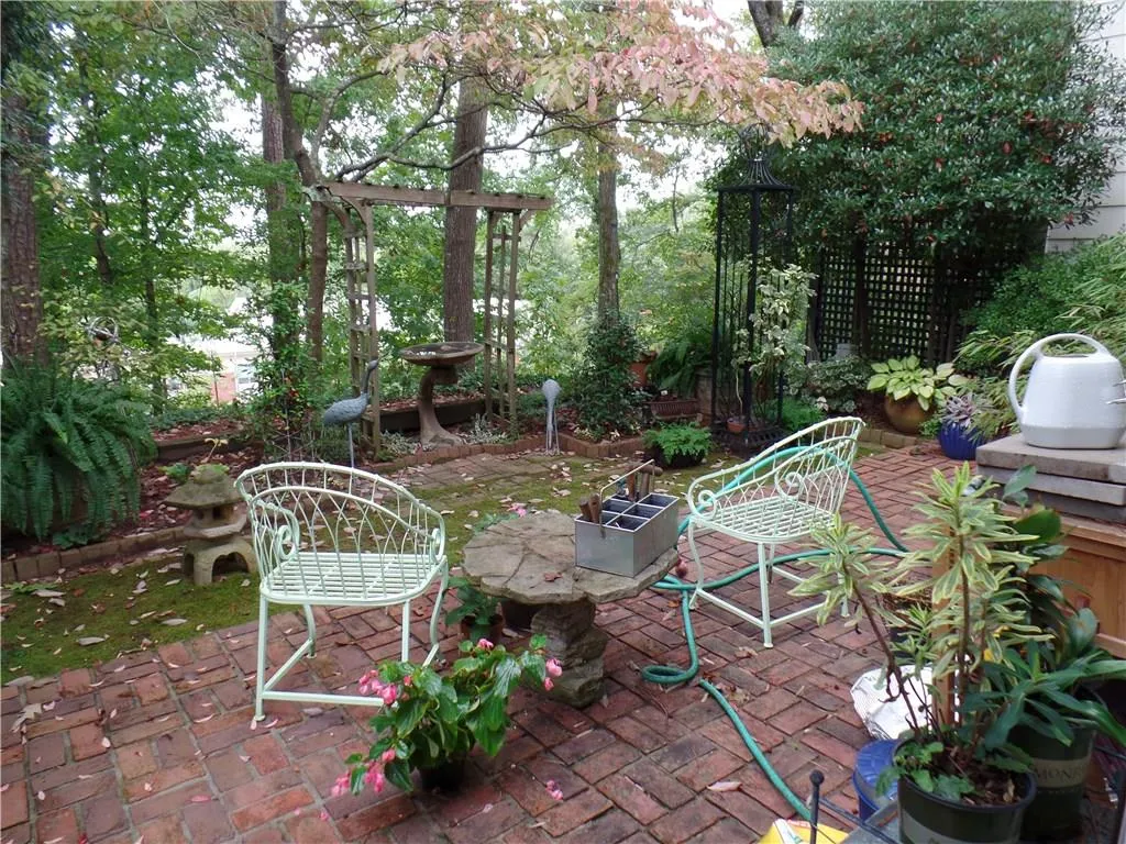 71 Forrest Place, Sandy Springs, Georgia 30328, 3 Bedrooms Bedrooms, ,2 BathroomsBathrooms,Residential,Sold,71 Forrest Place,5602867