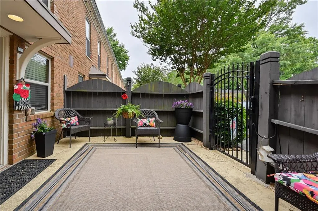 145 N River Drive Unit H, Sandy Springs, Georgia 30350, 2 Bedrooms Bedrooms, ,2 BathroomsBathrooms,Residential,Sold,145 N River Drive Unit H,6739520