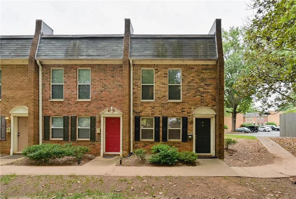 145 N River Drive Unit H, Sandy Springs, Georgia 30350, 2 Bedrooms Bedrooms, ,2 BathroomsBathrooms,Residential,Sold,145 N River Drive Unit H,6739520