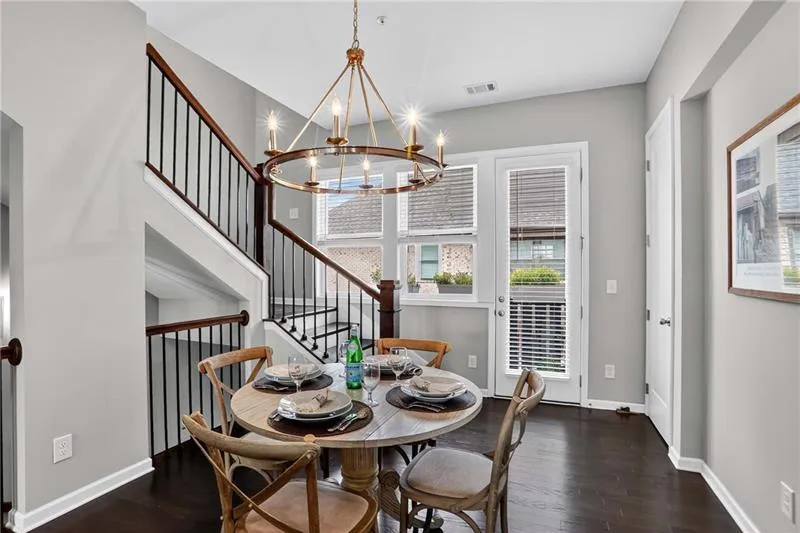6607 Sterling Drive Unit 07, Sandy Springs, Georgia 30328, 2 Bedrooms Bedrooms, ,2 BathroomsBathrooms,Residential,Sold,6607 Sterling Drive Unit 07,7716367