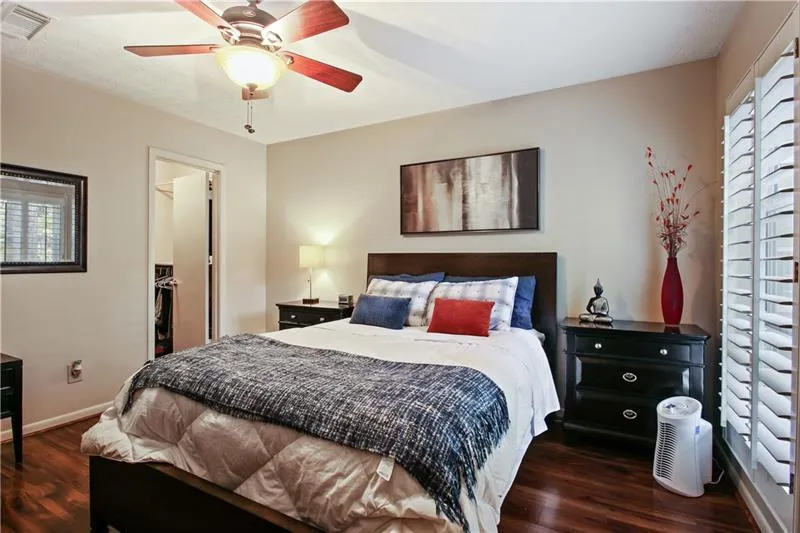 5157 Roswell Road Unit 4, Atlanta, Georgia 30342, 1 Bedroom Bedrooms, ,1 BathroomBathrooms,Residential,Sold,5157 Roswell Road Unit 4,6648663
