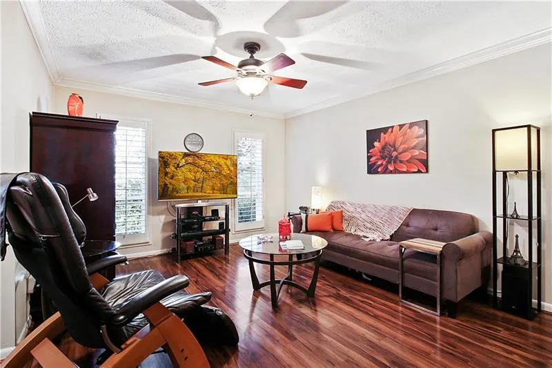 5157 Roswell Road Unit 4, Atlanta, Georgia 30342, 1 Bedroom Bedrooms, ,1 BathroomBathrooms,Residential,Sold,5157 Roswell Road Unit 4,6648663