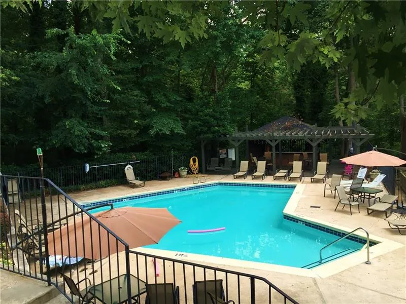 5157 Roswell Road Unit 4, Atlanta, Georgia 30342, 1 Bedroom Bedrooms, ,1 BathroomBathrooms,Residential,Sold,5157 Roswell Road Unit 4,6648663