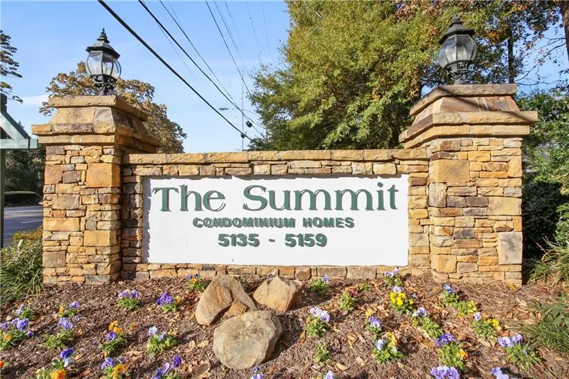 5157 Roswell Road Unit 4, Atlanta, Georgia 30342, 1 Bedroom Bedrooms, ,1 BathroomBathrooms,Residential,Sold,5157 Roswell Road Unit 4,6648663
