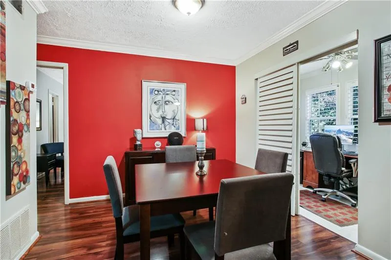 5157 Roswell Road Unit 4, Atlanta, Georgia 30342, 1 Bedroom Bedrooms, ,1 BathroomBathrooms,Residential,Sold,5157 Roswell Road Unit 4,6648663