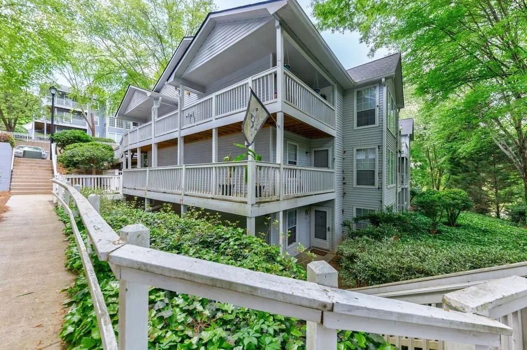 1106 Gettysburg Place, Sandy Springs, Georgia 30350, 2 Bedrooms Bedrooms, ,2 BathroomsBathrooms,Residential,Sold,1106 Gettysburg Place,6872975