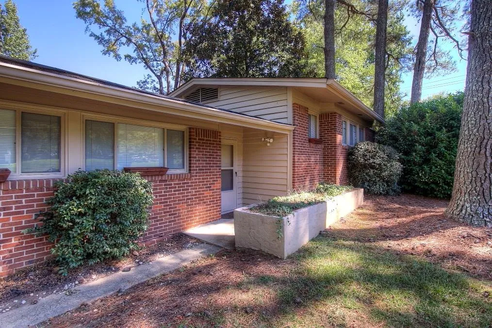 6215 Hunting Creek Road, Atlanta, Georgia 30328, 3 Bedrooms Bedrooms, ,2 BathroomsBathrooms,Residential,Sold,6215 Hunting Creek Road,5752718