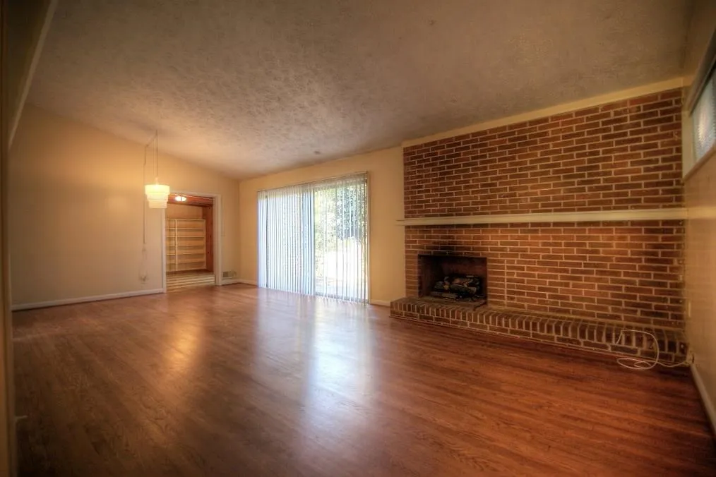 6215 Hunting Creek Road, Atlanta, Georgia 30328, 3 Bedrooms Bedrooms, ,2 BathroomsBathrooms,Residential,Sold,6215 Hunting Creek Road,5752718