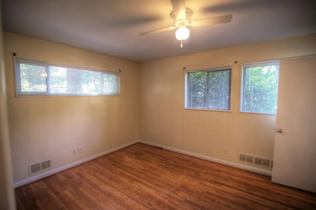 6215 Hunting Creek Road, Atlanta, Georgia 30328, 3 Bedrooms Bedrooms, ,2 BathroomsBathrooms,Residential,Sold,6215 Hunting Creek Road,5752718
