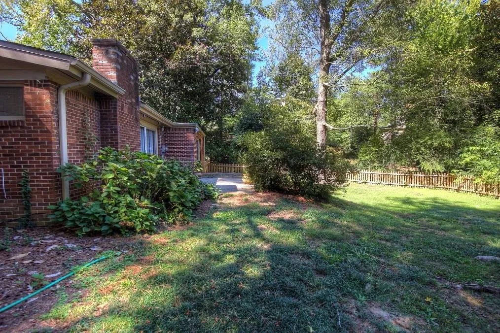6215 Hunting Creek Road, Atlanta, Georgia 30328, 3 Bedrooms Bedrooms, ,2 BathroomsBathrooms,Residential,Sold,6215 Hunting Creek Road,5752718