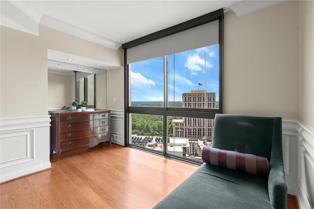 3481 Lakeside Drive Ne Unit P203, Atlanta, Georgia 30326, 2 Bedrooms Bedrooms, ,2 BathroomsBathrooms,Residential,For Sale,3481 Lakeside Drive Ne Unit P203,7623429