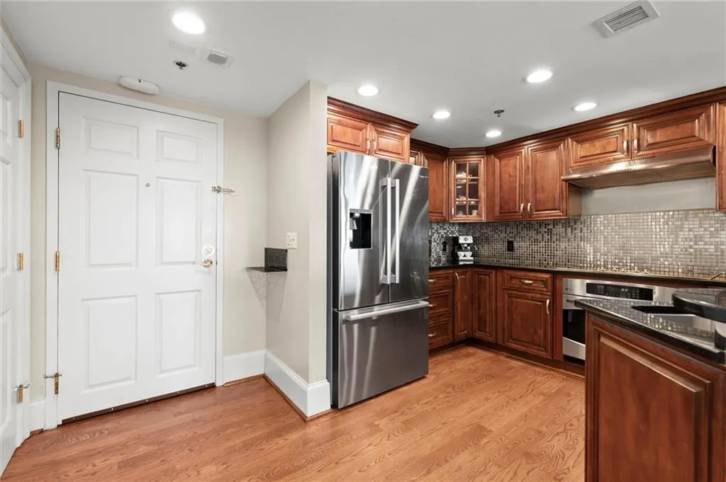 3481 Lakeside Drive Ne Unit P203, Atlanta, Georgia 30326, 2 Bedrooms Bedrooms, ,2 BathroomsBathrooms,Residential,For Sale,3481 Lakeside Drive Ne Unit P203,7623429