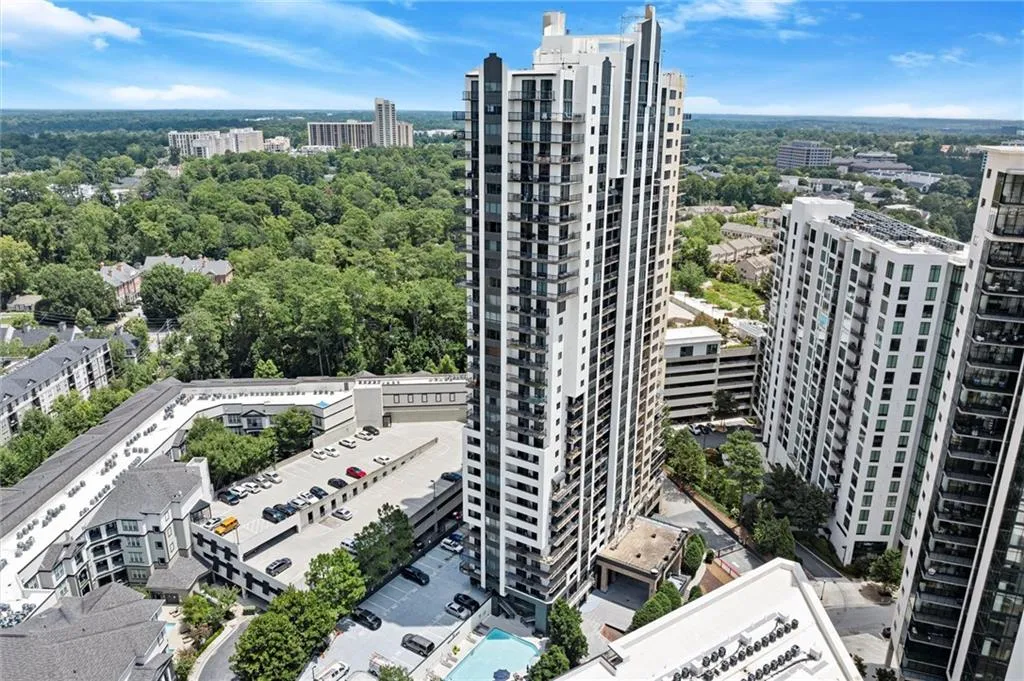 3481 Lakeside Drive Ne Unit P203, Atlanta, Georgia 30326, 2 Bedrooms Bedrooms, ,2 BathroomsBathrooms,Residential,For Sale,3481 Lakeside Drive Ne Unit P203,7623429