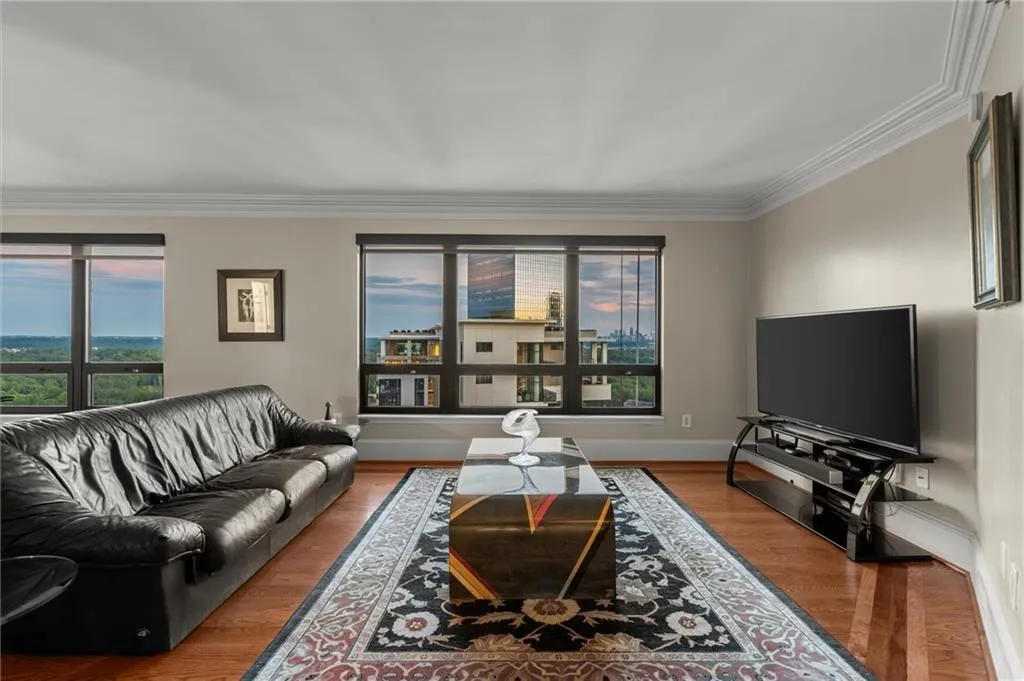 3481 Lakeside Drive Ne Unit P203, Atlanta, Georgia 30326, 2 Bedrooms Bedrooms, ,2 BathroomsBathrooms,Residential,For Sale,3481 Lakeside Drive Ne Unit P203,7623429