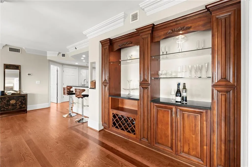 3481 Lakeside Drive Ne Unit P203, Atlanta, Georgia 30326, 2 Bedrooms Bedrooms, ,2 BathroomsBathrooms,Residential,For Sale,3481 Lakeside Drive Ne Unit P203,7623429