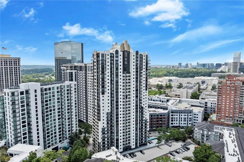 3481 Lakeside Drive Ne Unit P203, Atlanta, Georgia 30326, 2 Bedrooms Bedrooms, ,2 BathroomsBathrooms,Residential,For Sale,3481 Lakeside Drive Ne Unit P203,7623429