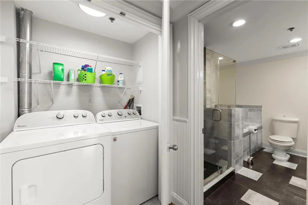 3481 Lakeside Drive Ne Unit P203, Atlanta, Georgia 30326, 2 Bedrooms Bedrooms, ,2 BathroomsBathrooms,Residential,For Sale,3481 Lakeside Drive Ne Unit P203,7623429