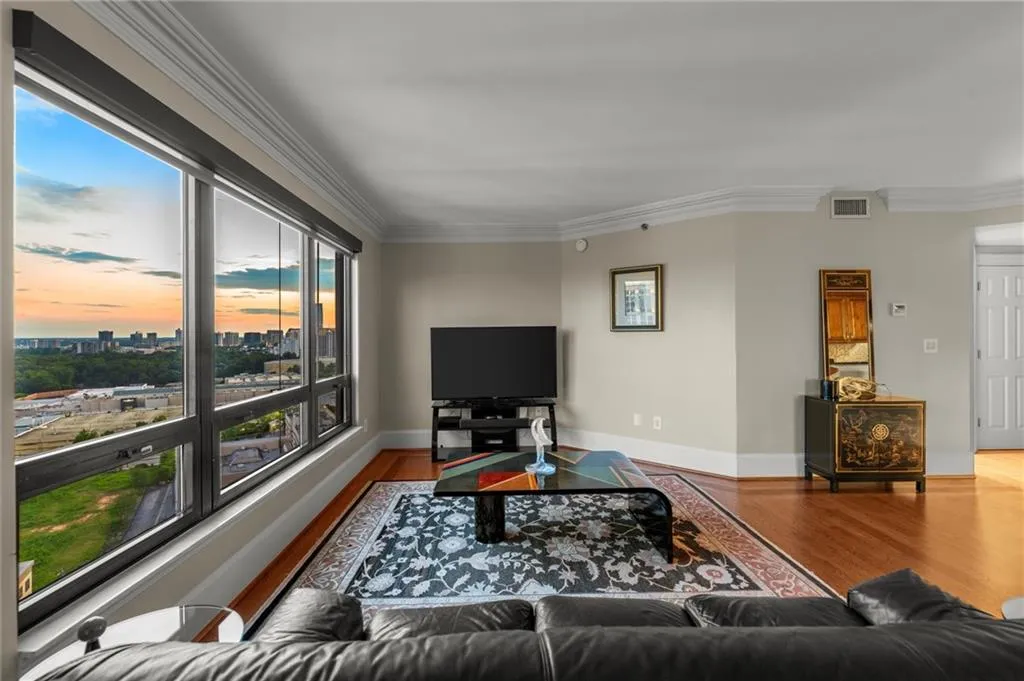 3481 Lakeside Drive Ne Unit P203, Atlanta, Georgia 30326, 2 Bedrooms Bedrooms, ,2 BathroomsBathrooms,Residential,For Sale,3481 Lakeside Drive Ne Unit P203,7623429