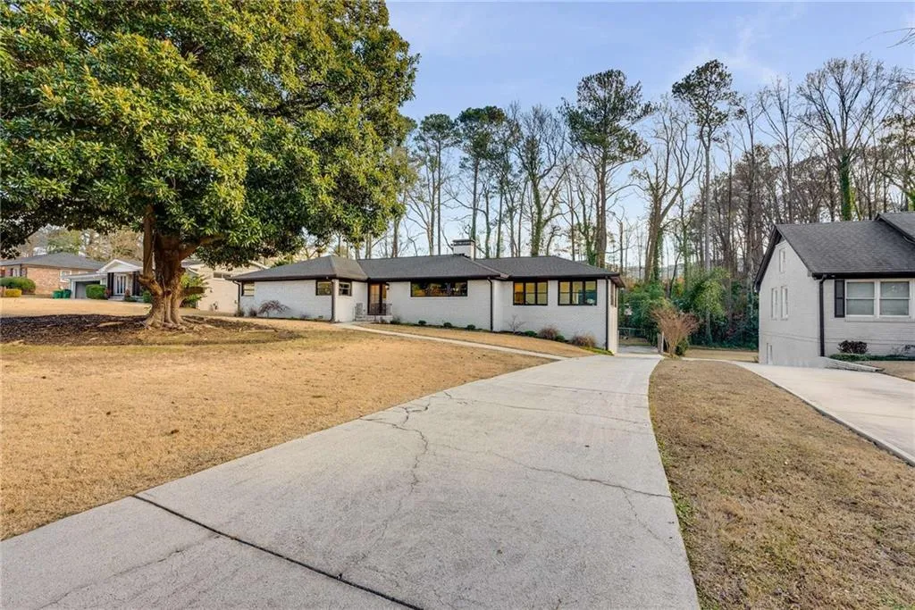 705 Glenforest Road, Atlanta, Georgia 30328, 4 Bedrooms Bedrooms, ,3 BathroomsBathrooms,Residential,Sold,705 Glenforest Road,7503397