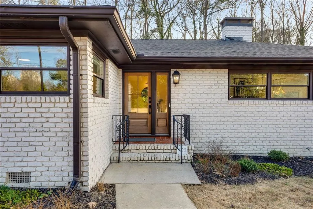 705 Glenforest Road, Atlanta, Georgia 30328, 4 Bedrooms Bedrooms, ,3 BathroomsBathrooms,Residential,Sold,705 Glenforest Road,7503397