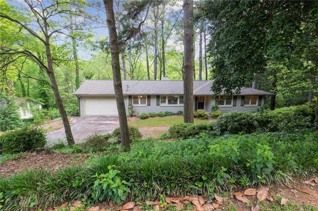 780 Starlight Lane, Sandy Springs, Georgia 30342, 5 Bedrooms Bedrooms, ,3 BathroomsBathrooms,Residential,Sold,780 Starlight Lane,6701758
