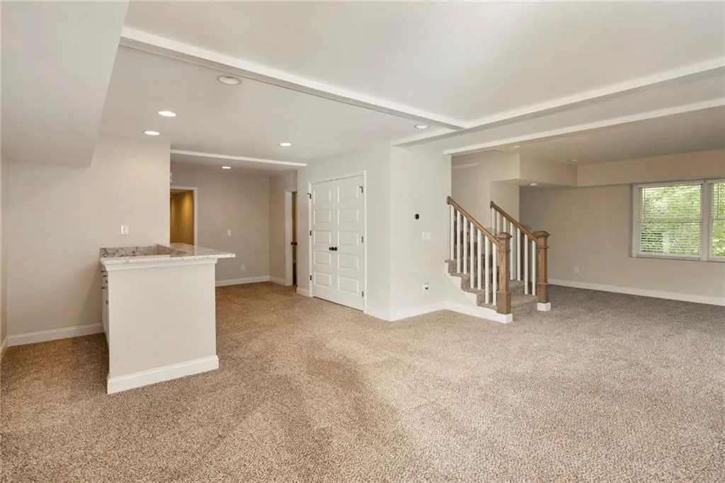 780 Starlight Lane, Sandy Springs, Georgia 30342, 5 Bedrooms Bedrooms, ,3 BathroomsBathrooms,Residential,Sold,780 Starlight Lane,6701758