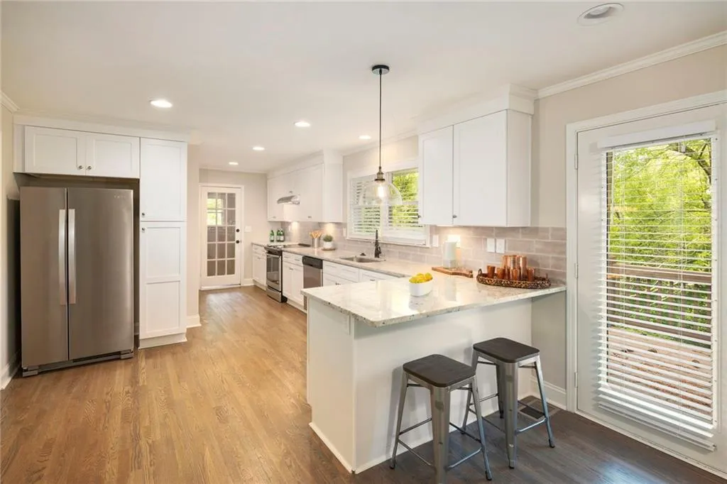 780 Starlight Lane, Sandy Springs, Georgia 30342, 5 Bedrooms Bedrooms, ,3 BathroomsBathrooms,Residential,Sold,780 Starlight Lane,6701758