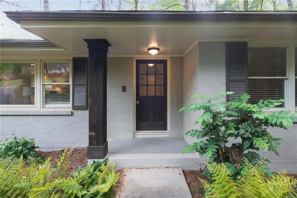 780 Starlight Lane, Sandy Springs, Georgia 30342, 5 Bedrooms Bedrooms, ,3 BathroomsBathrooms,Residential,Sold,780 Starlight Lane,6701758