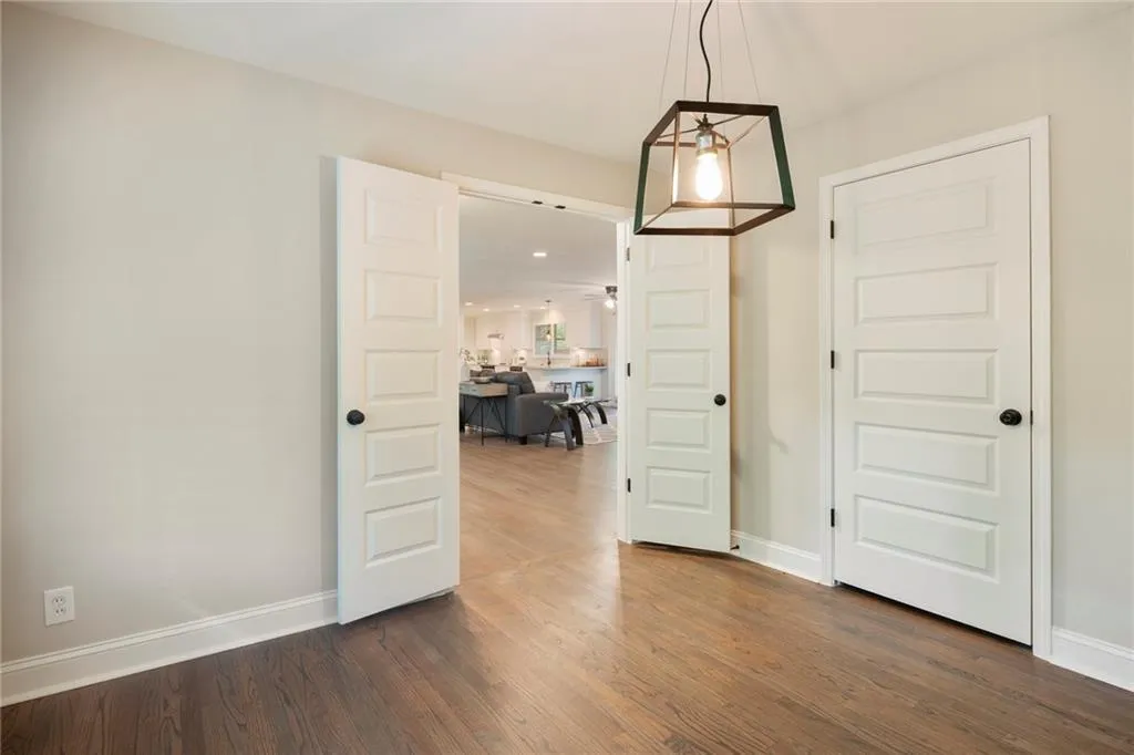 780 Starlight Lane, Sandy Springs, Georgia 30342, 5 Bedrooms Bedrooms, ,3 BathroomsBathrooms,Residential,Sold,780 Starlight Lane,6701758