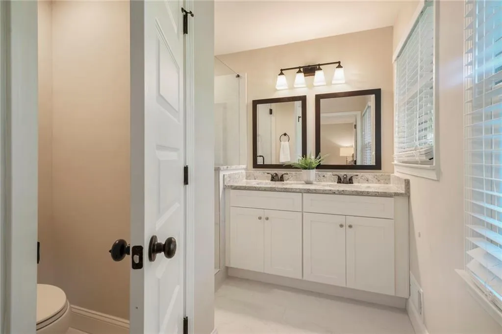 780 Starlight Lane, Sandy Springs, Georgia 30342, 5 Bedrooms Bedrooms, ,3 BathroomsBathrooms,Residential,Sold,780 Starlight Lane,6701758