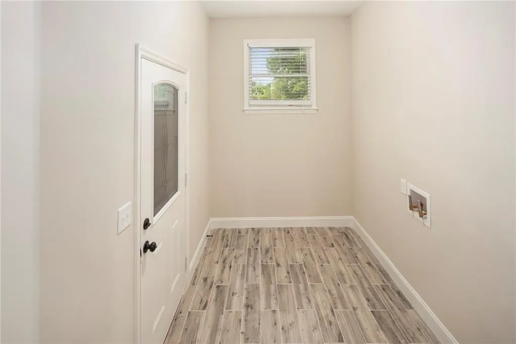 780 Starlight Lane, Sandy Springs, Georgia 30342, 5 Bedrooms Bedrooms, ,3 BathroomsBathrooms,Residential,Sold,780 Starlight Lane,6701758