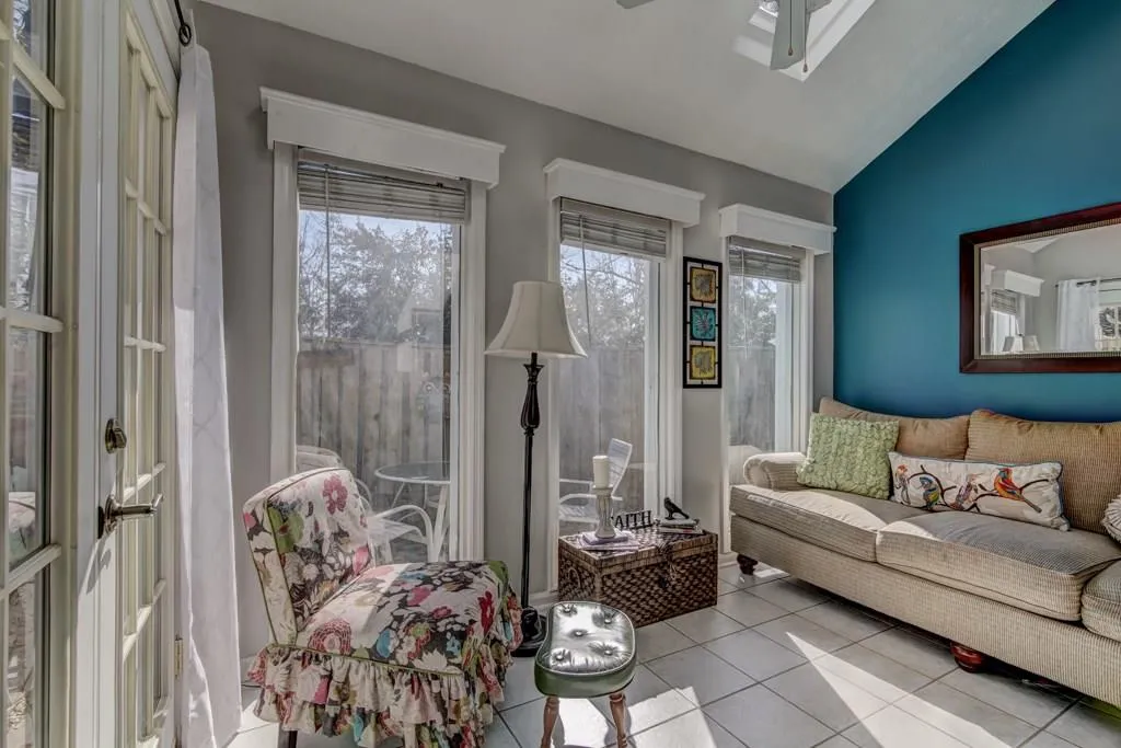 7750 Roswell Road Unit 5h, Sandy Springs, Georgia 30350, 2 Bedrooms Bedrooms, ,1 BathroomBathrooms,Residential,Sold,7750 Roswell Road Unit 5h,5965489