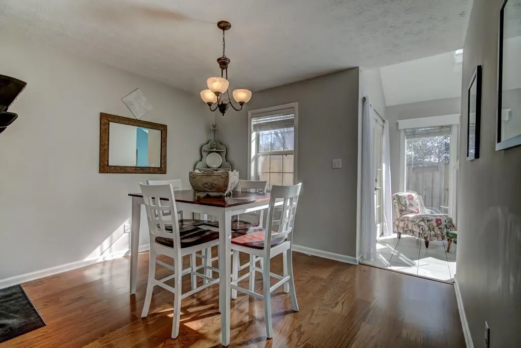7750 Roswell Road Unit 5h, Sandy Springs, Georgia 30350, 2 Bedrooms Bedrooms, ,1 BathroomBathrooms,Residential,Sold,7750 Roswell Road Unit 5h,5965489