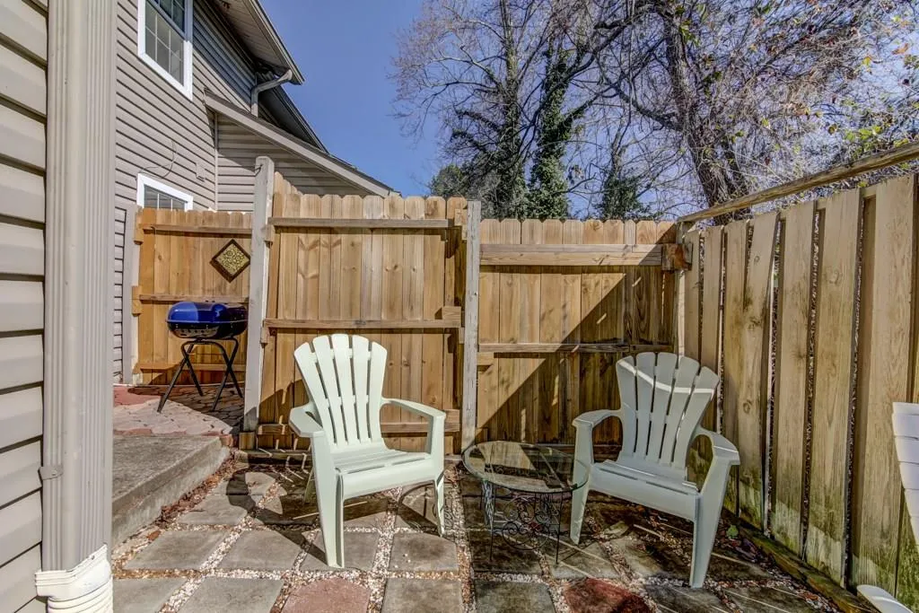 7750 Roswell Road Unit 5h, Sandy Springs, Georgia 30350, 2 Bedrooms Bedrooms, ,1 BathroomBathrooms,Residential,Sold,7750 Roswell Road Unit 5h,5965489