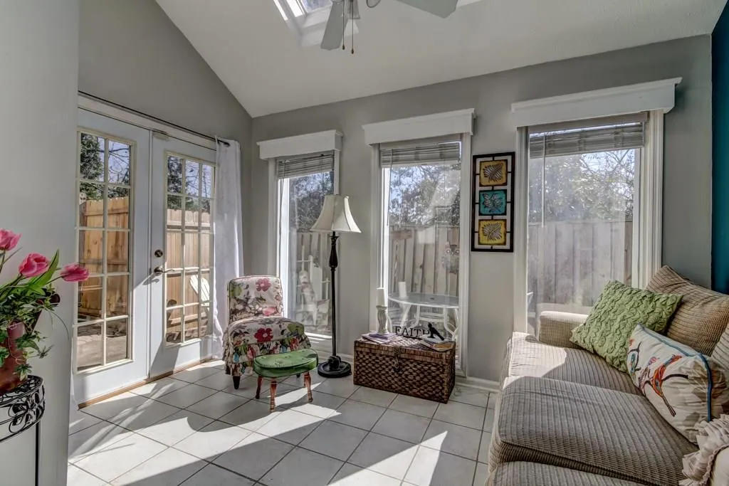 7750 Roswell Road Unit 5h, Sandy Springs, Georgia 30350, 2 Bedrooms Bedrooms, ,1 BathroomBathrooms,Residential,Sold,7750 Roswell Road Unit 5h,5965489